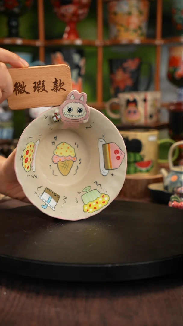 釉下手绘陶瓷拉布布碗微瑕