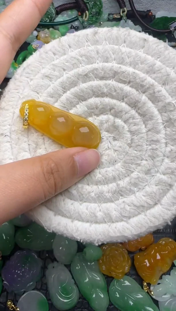 颈饰未镶嵌翡翠缅甸翡翠吊坠