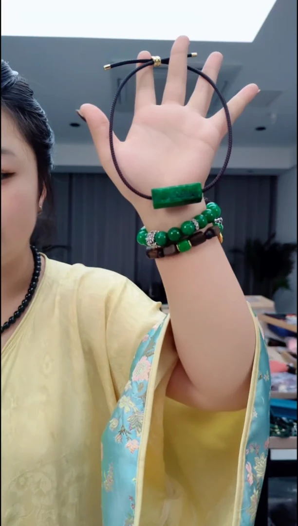 颈饰未镶嵌翡翠1623绿方吊坠
