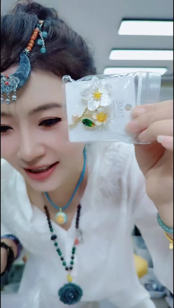 合金拼合珍珠（马贝珠）颈饰3184白蝶胸针