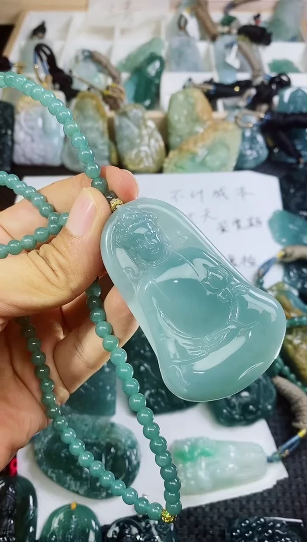 翡翠未镶嵌颈饰