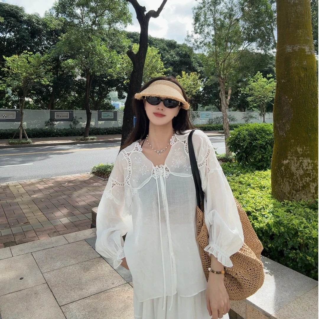 限量V领绑带花刺绣衬衫白