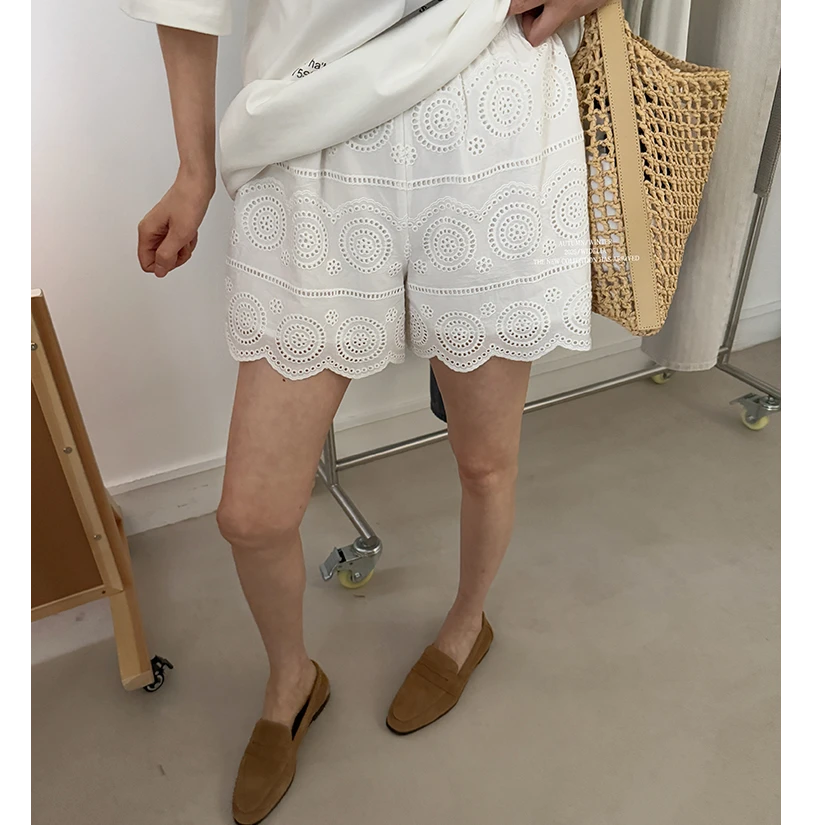 widelia陈姬儿夏季新款度假风镂空钩花白色短裤女休闲裤子7233