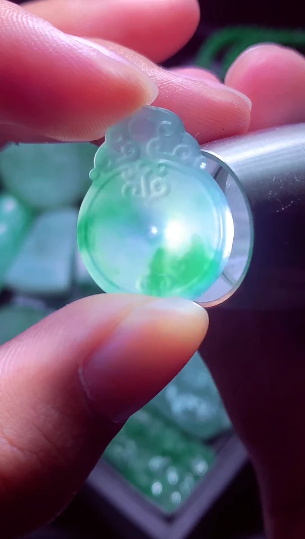 未镶嵌定制翡翠南*?毛货翡翠定制