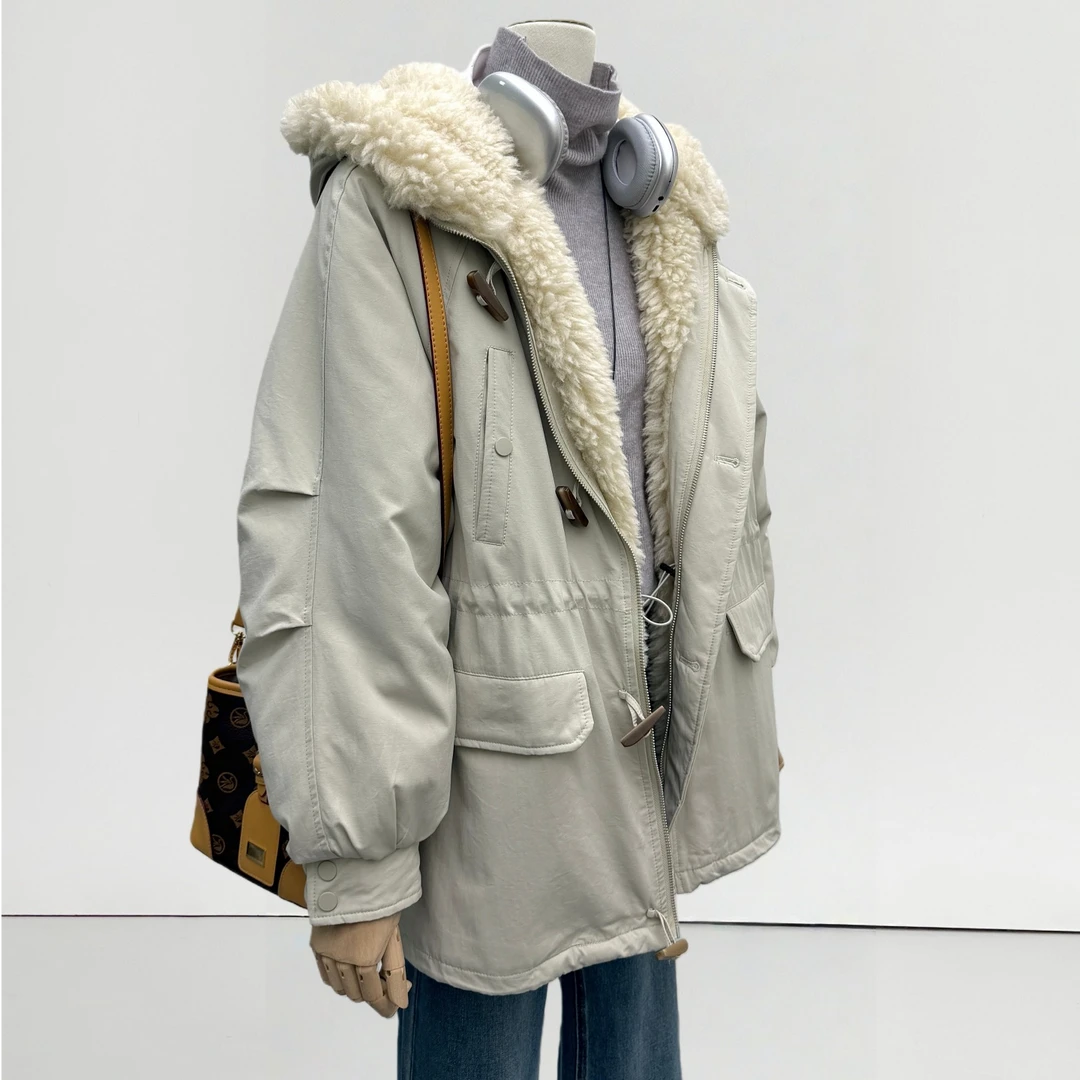 加绒加厚中长款连帽工装风外套女冬季2025新款牛角扣保暖派克服潮