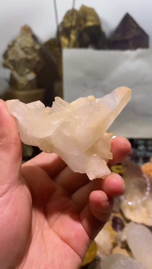 水晶珠宝半成品未镶嵌36号88g大晶簇