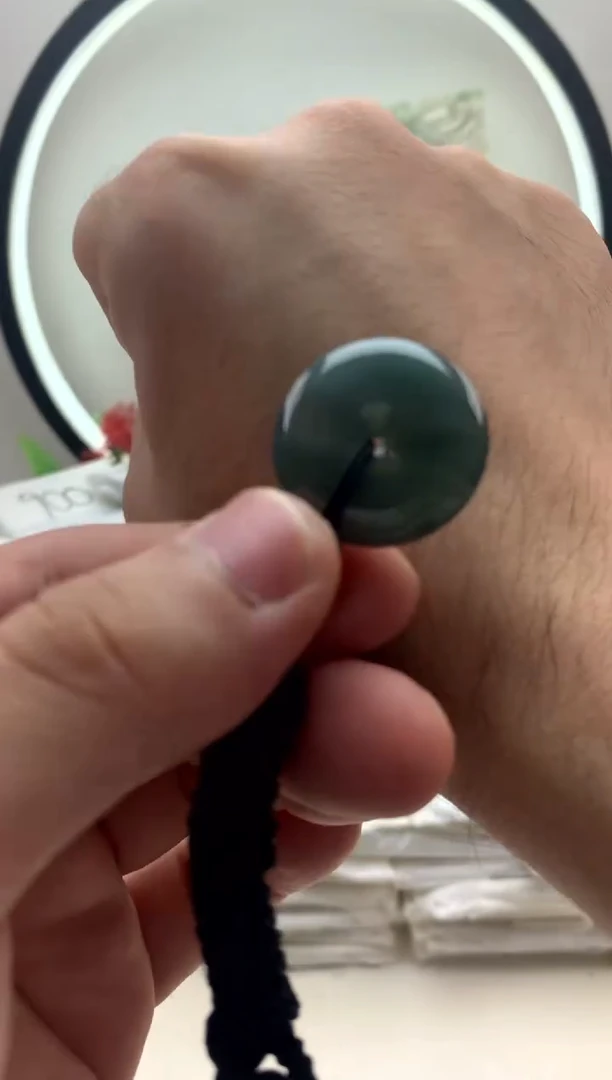 颈饰未镶嵌翡翠小平安扣