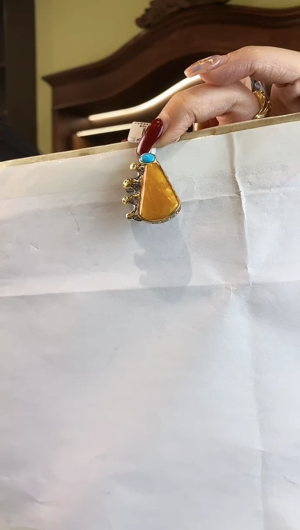 未镶嵌颈饰琥珀多人