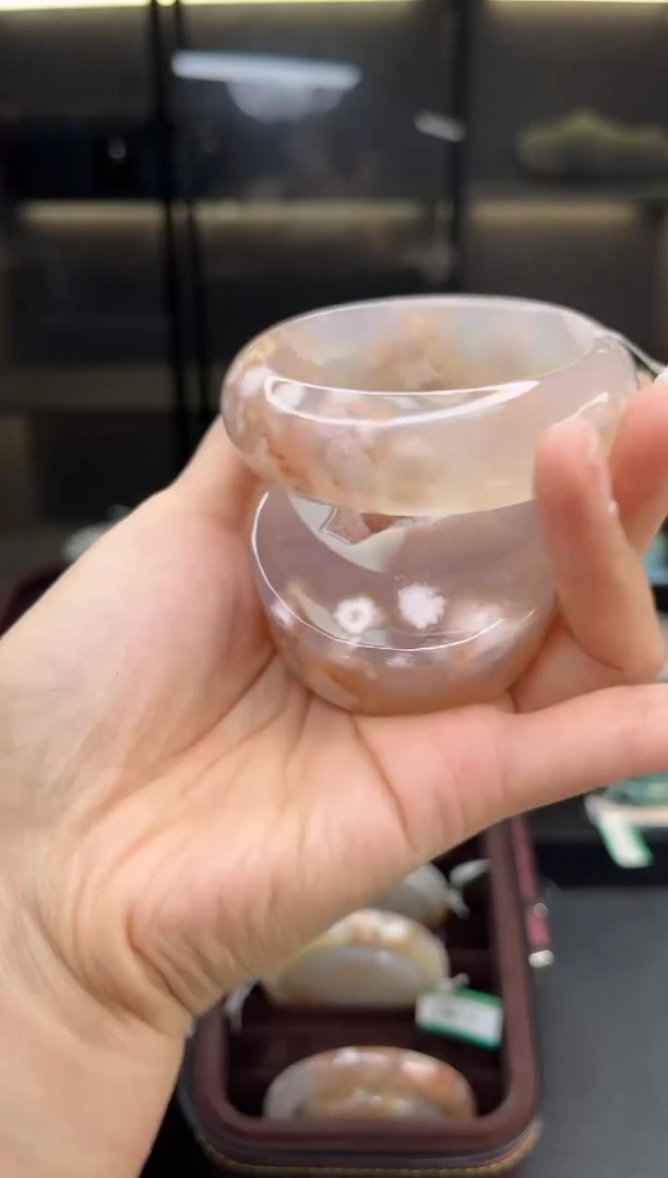 石英质玉手镯未镶嵌55圈口（赠送镯心）3488503