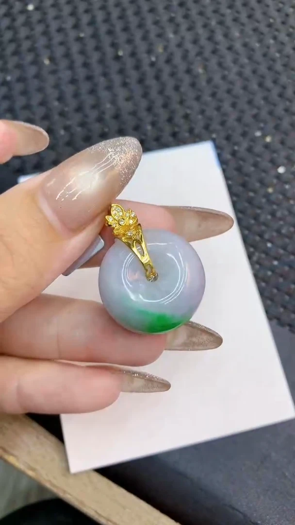 颈饰未镶嵌翡翠1