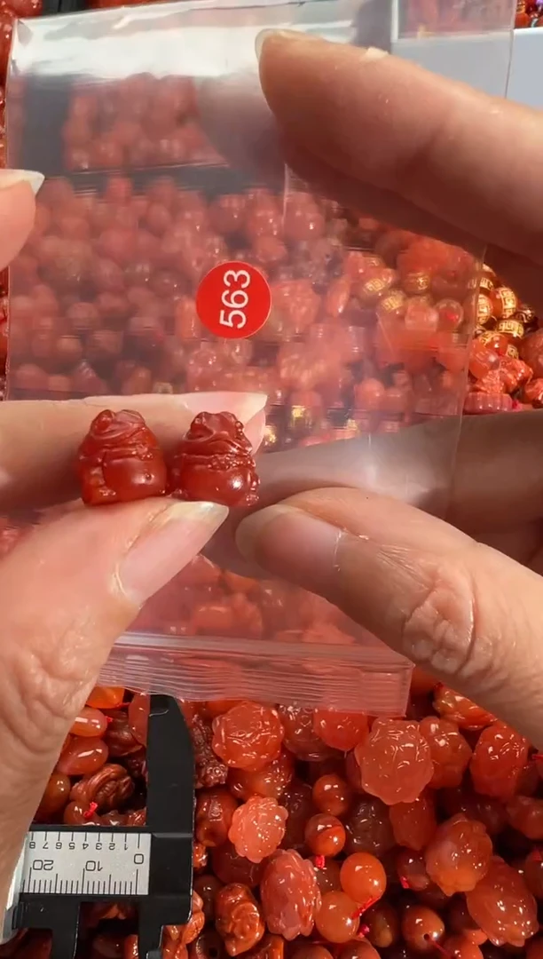 【闪购商品】南红玛瑙颈饰未镶嵌1
