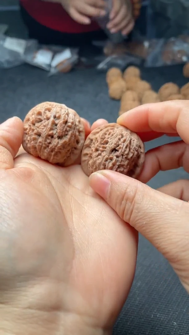 把件文玩核桃w103  血麒麟 38尺