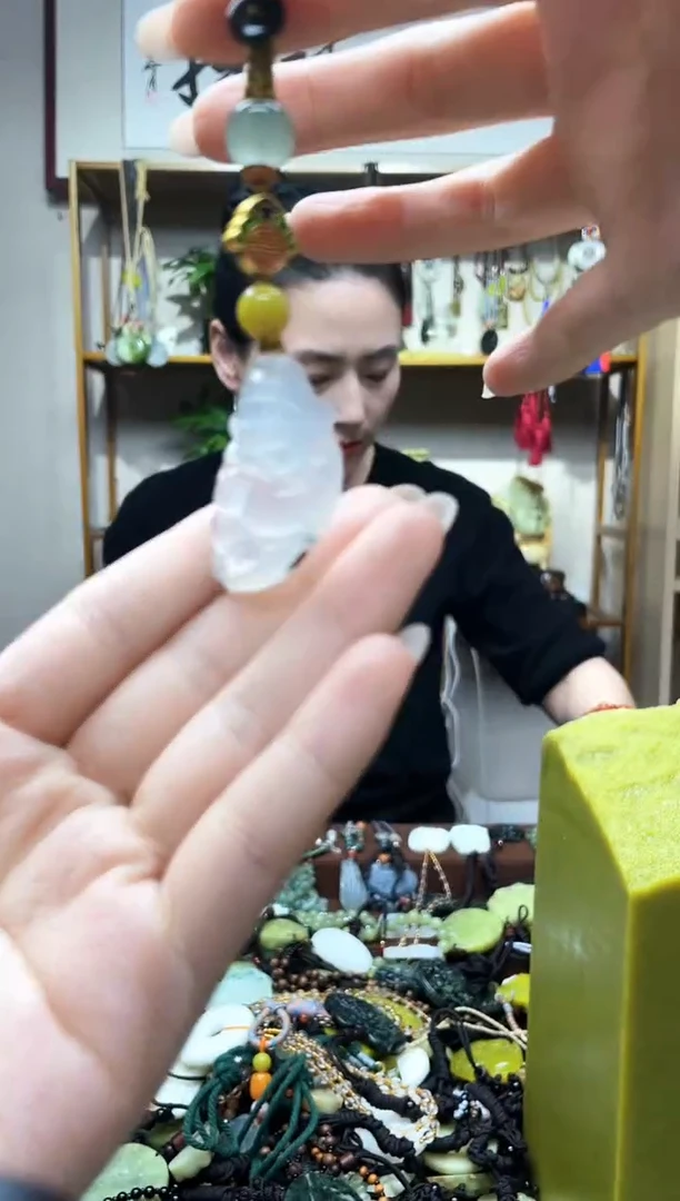 未镶嵌岫玉吊坠·