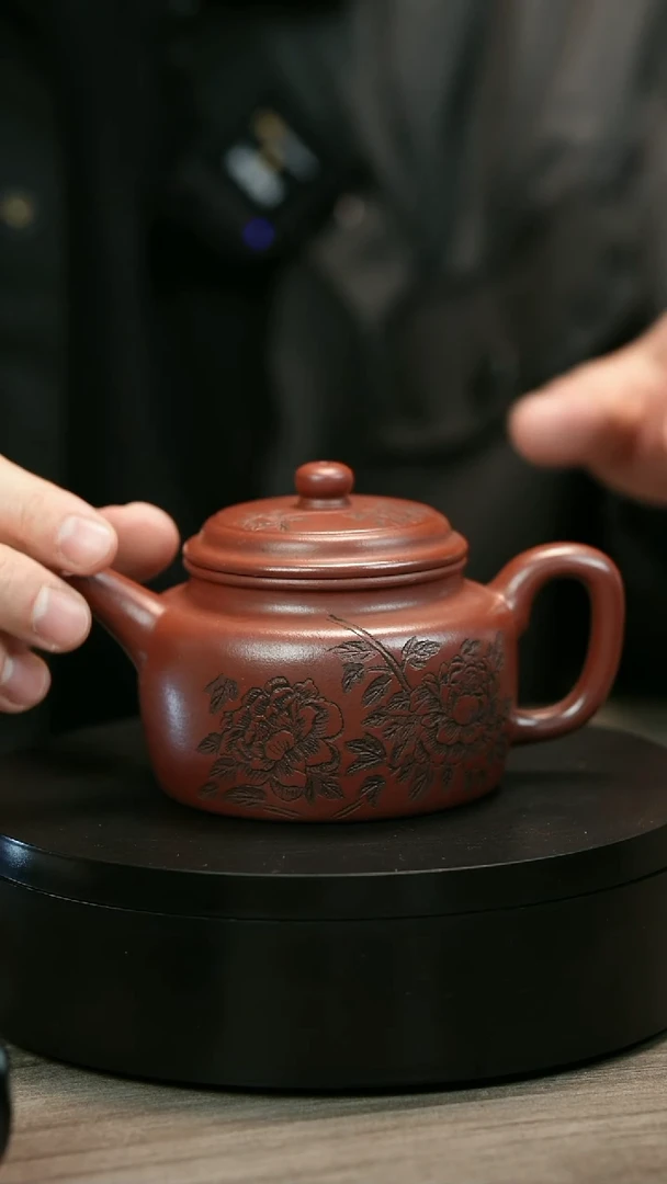 茶壶紫砂臣*H2207程露露刻绘剑流德中