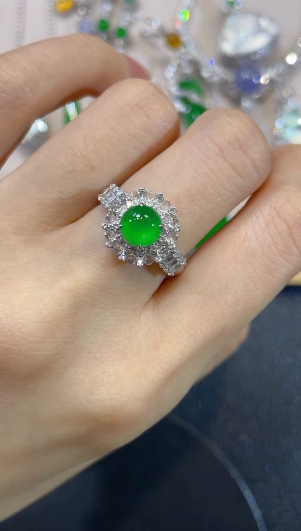 颈饰18K金镶嵌翡翠团购10