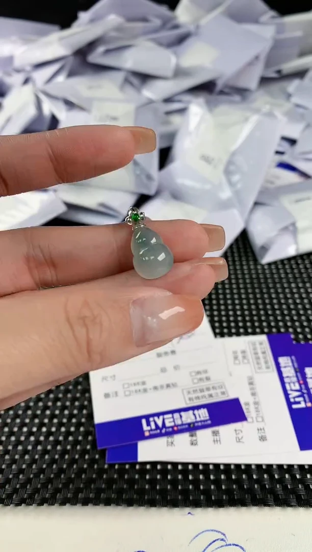 【闪购商品】翡翠颈饰18K金镶嵌翡翠102