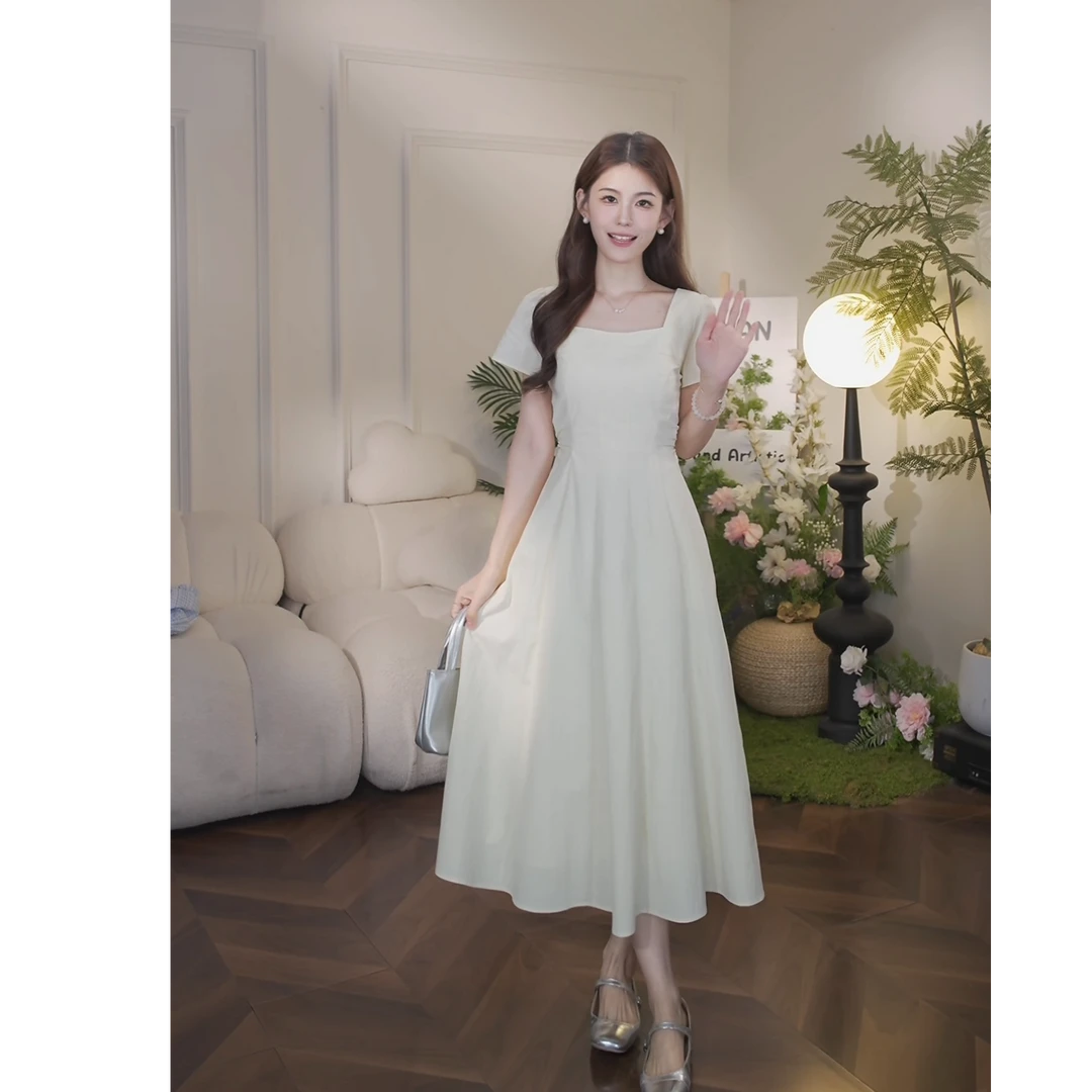 鹿向南【匿名月光】夏季新款法式方领气质浅色短袖连衣裙度假感穿搭