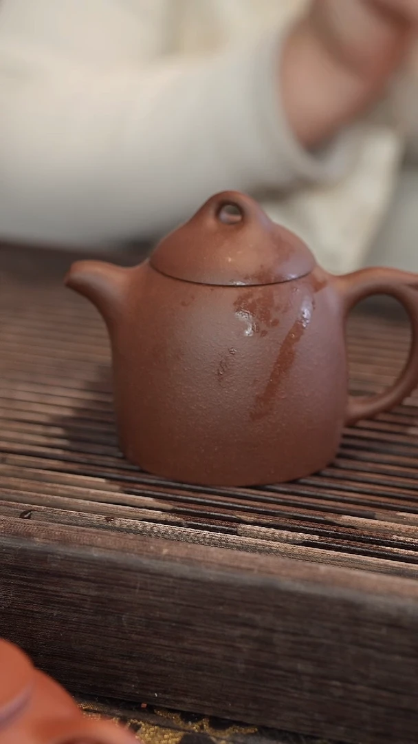 茶壶紫砂秦权 紫泥 18目 半手工 220cc