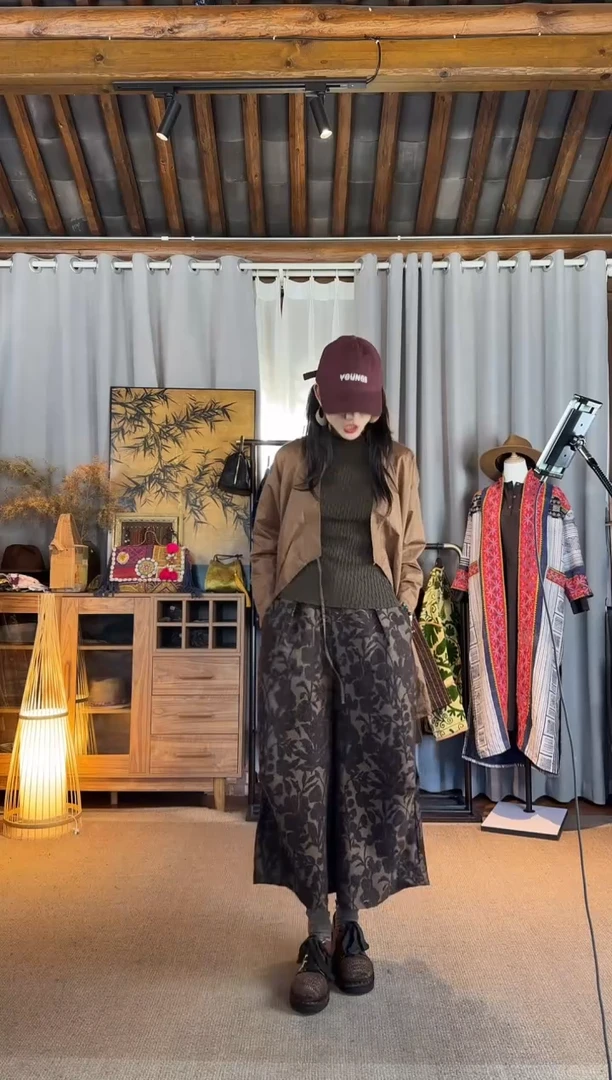 洋***8设计师款咖色提花花苞裤