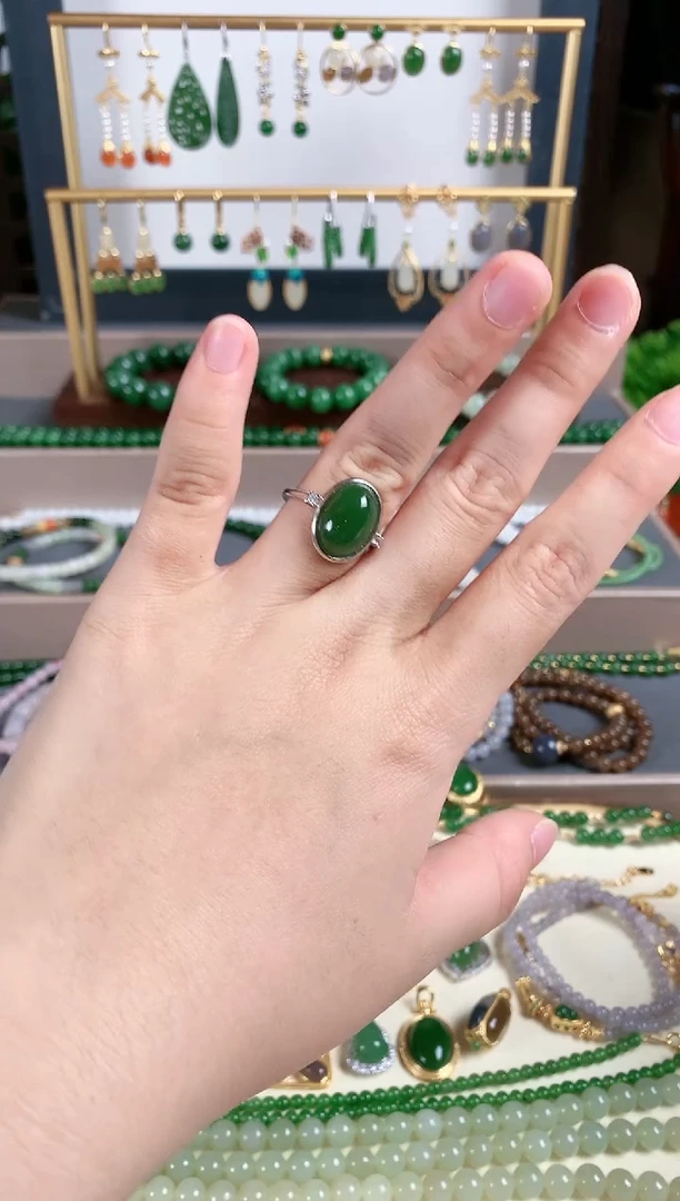 银S925镶嵌戒指和田玉1