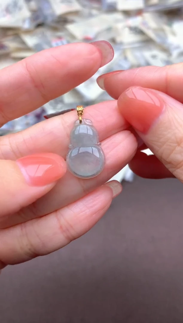 翡翠挂件18K金镶嵌一