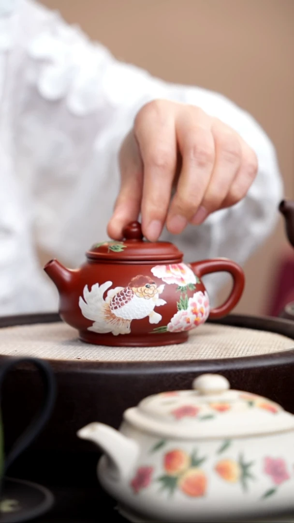 茶壶紫砂朱泥元宝石瓢泥绘牡丹鱼