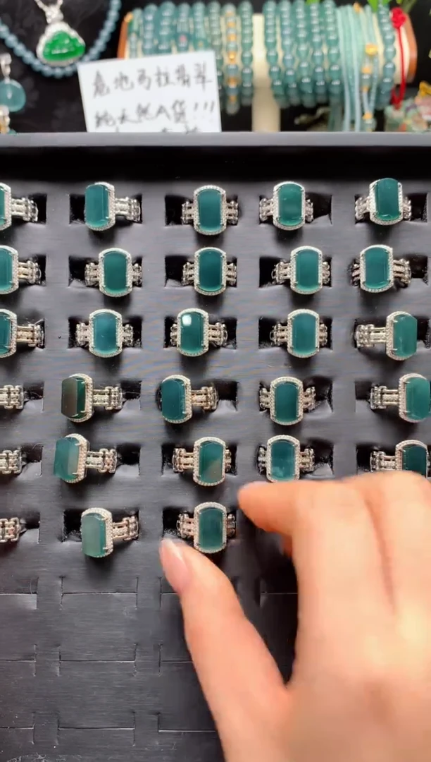 翡翠银S925镶嵌颈饰多样性发其一（无事牌32009）不退