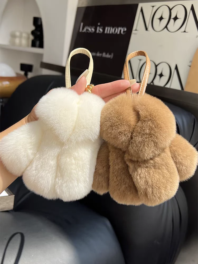 獭兔毛小衣服可爱毛绒包包挂件女高级感毛毛包挂礼物汽车钥匙挂饰