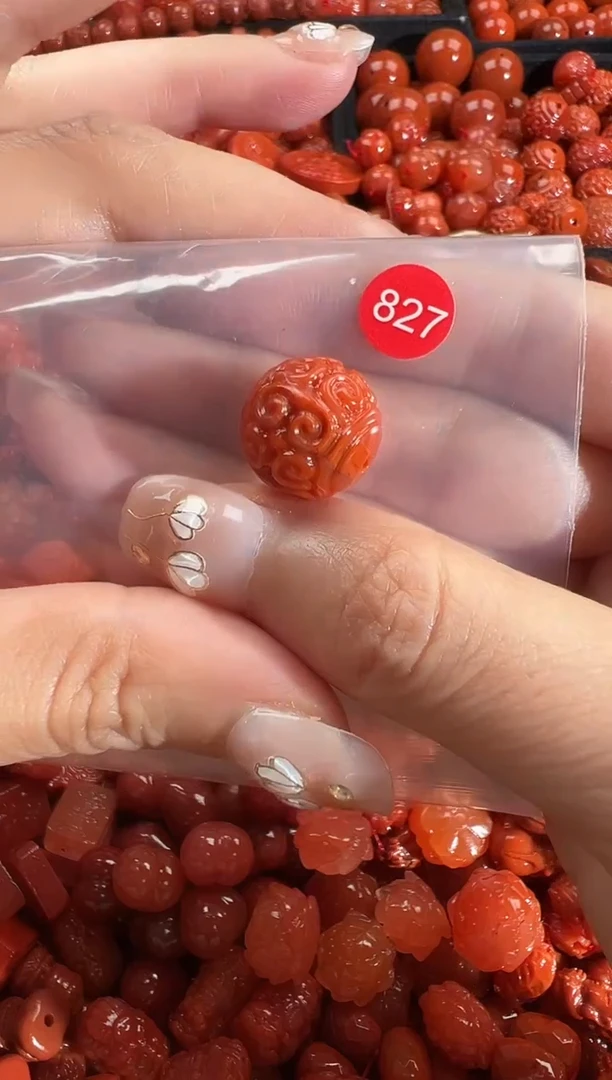 颈饰未镶嵌南红玛瑙1