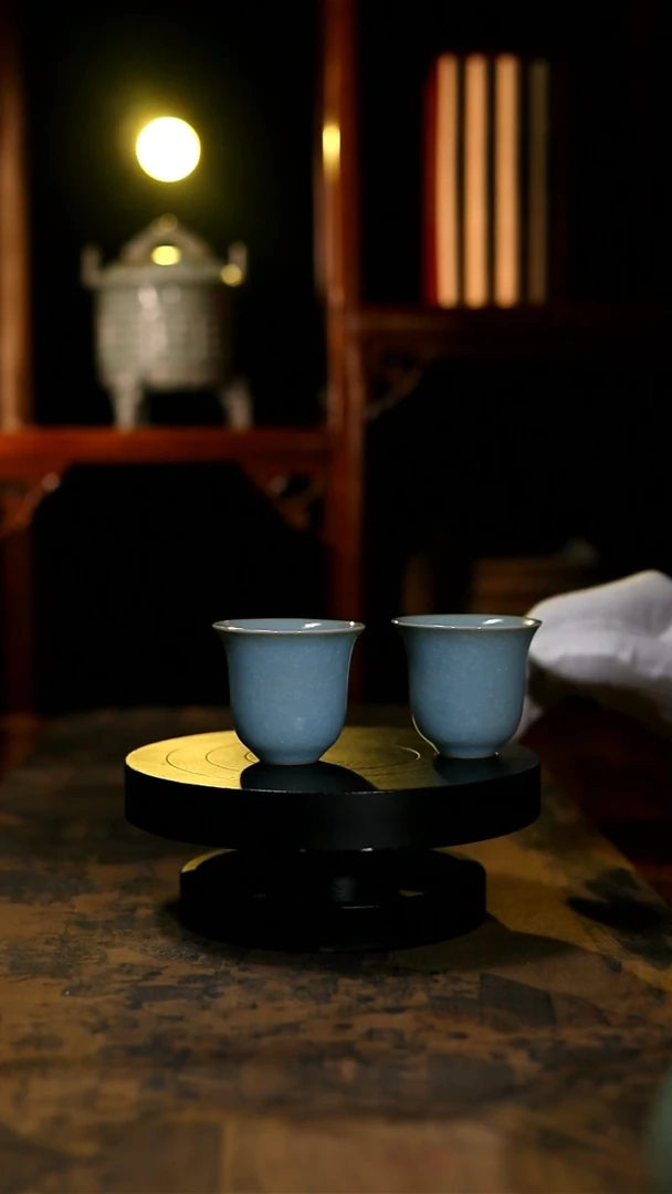 其他原矿天蓝釉铃铛杯一对