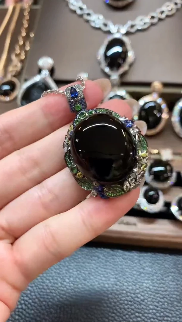 翡翠18K金镶嵌吊坠(不含链)夏日珠宝墨翠 B33