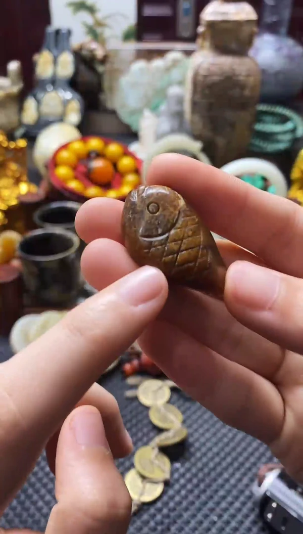 未镶嵌和田玉挂件鱼