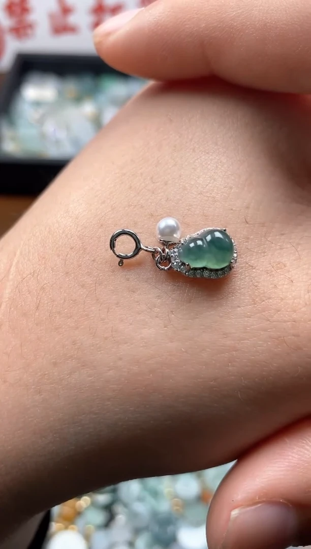 【闪购商品】翡翠颈饰未镶嵌哥哥