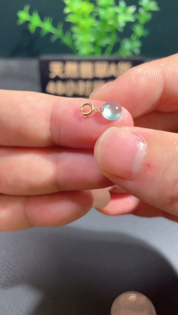 翡翠18K金镶嵌颈饰翡翠