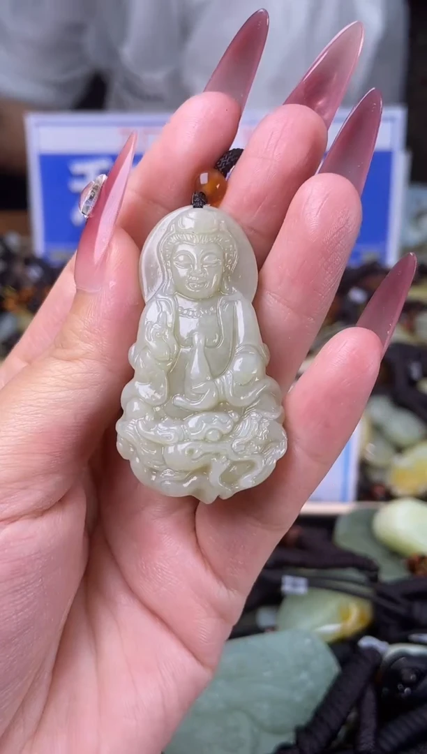 和田玉未镶嵌颈饰1