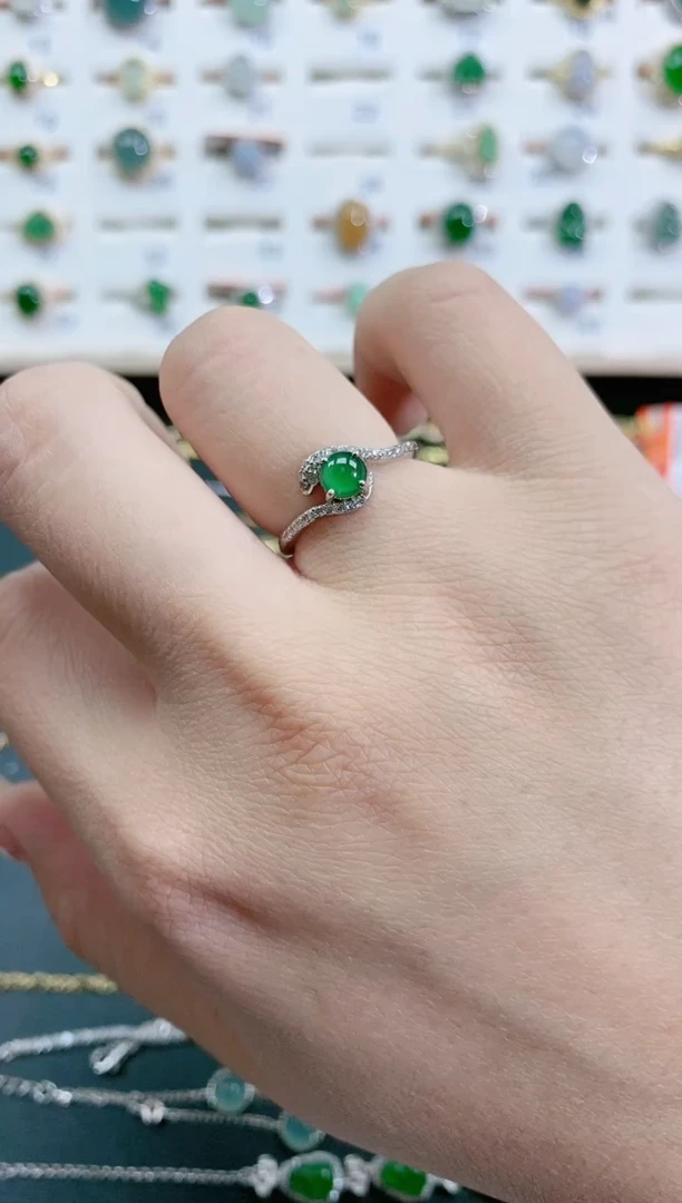 翡翠戒指银S925镶嵌天然翡翠