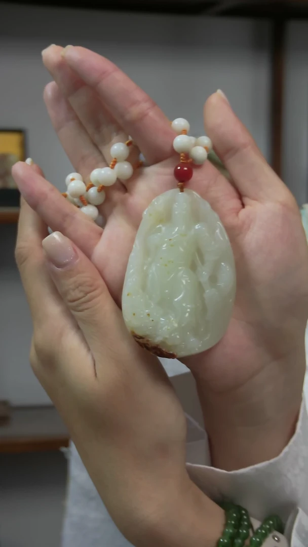 未镶嵌岫玉吊坠关公
