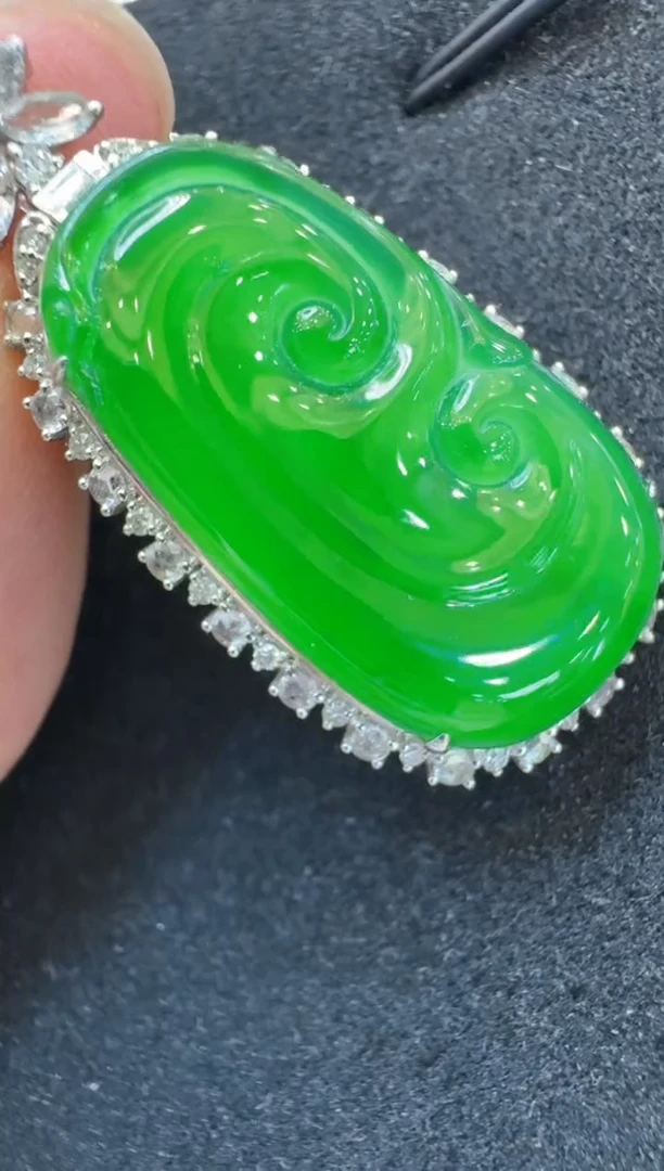 吊坠(不含链)18K金镶嵌翡翠多样性团购发一件