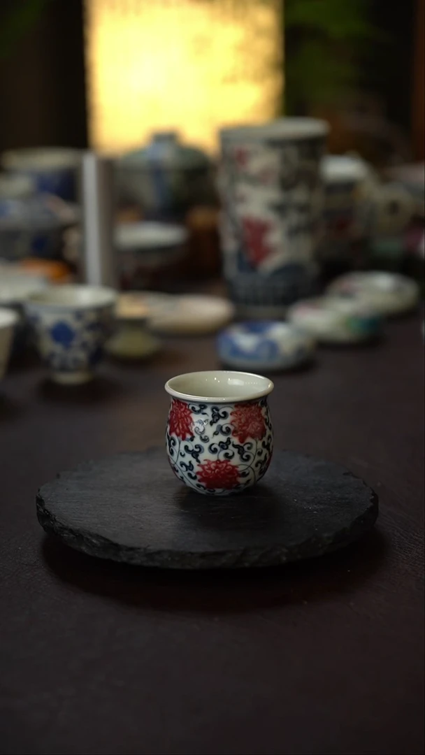 景德镇全手工手绘青花釉里红吨吨杯