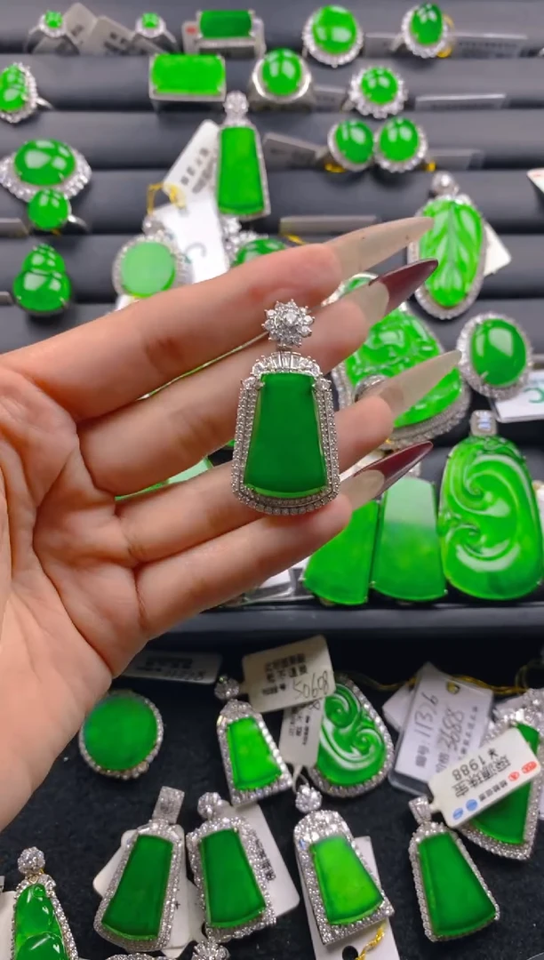 【闪购商品】翡翠颈饰银S925镶嵌11111111