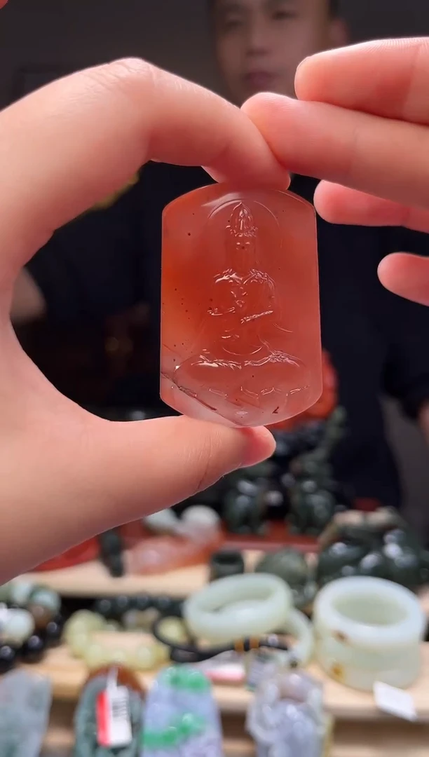 颈饰未镶嵌南红玛瑙吊坠