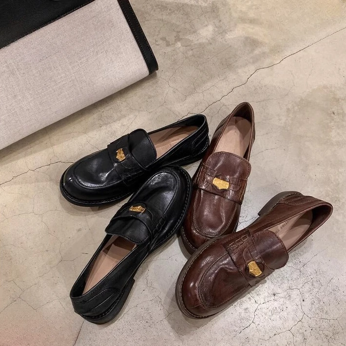 【Rm】水洗软皮~复古擦色小金币平底乐福单鞋女英伦百搭黑色小皮鞋