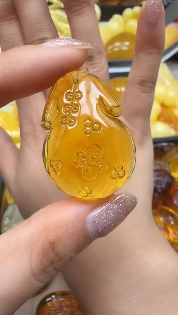 裸石琥珀未镶嵌如图