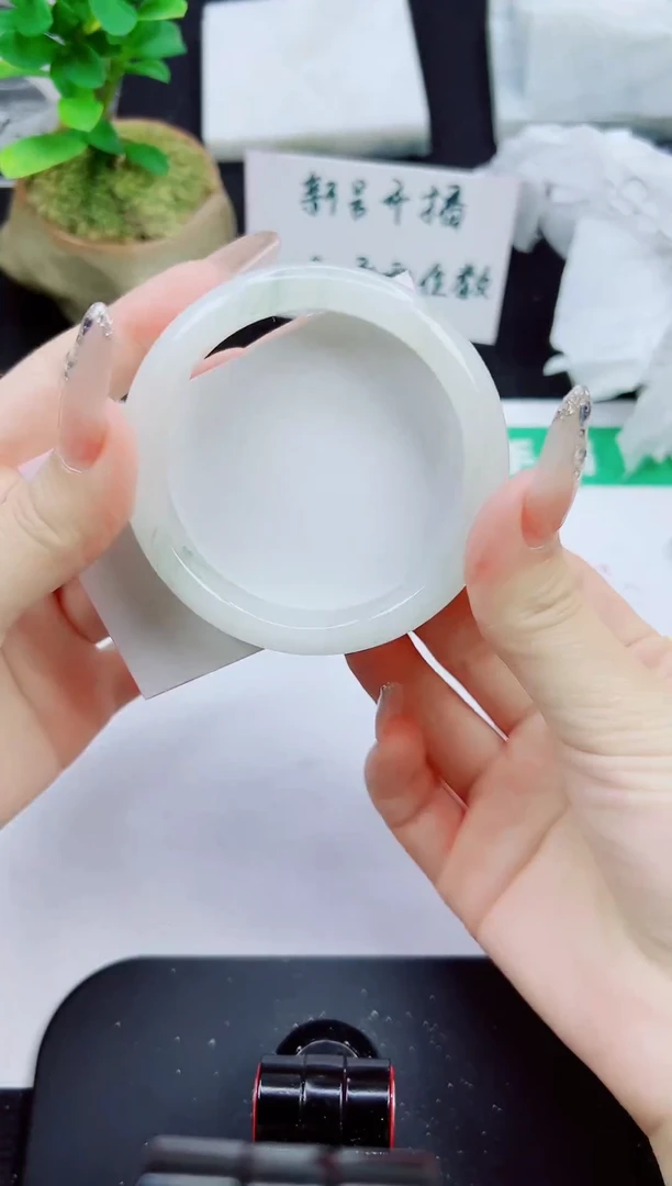 未镶嵌手镯石英质玉15-56/57