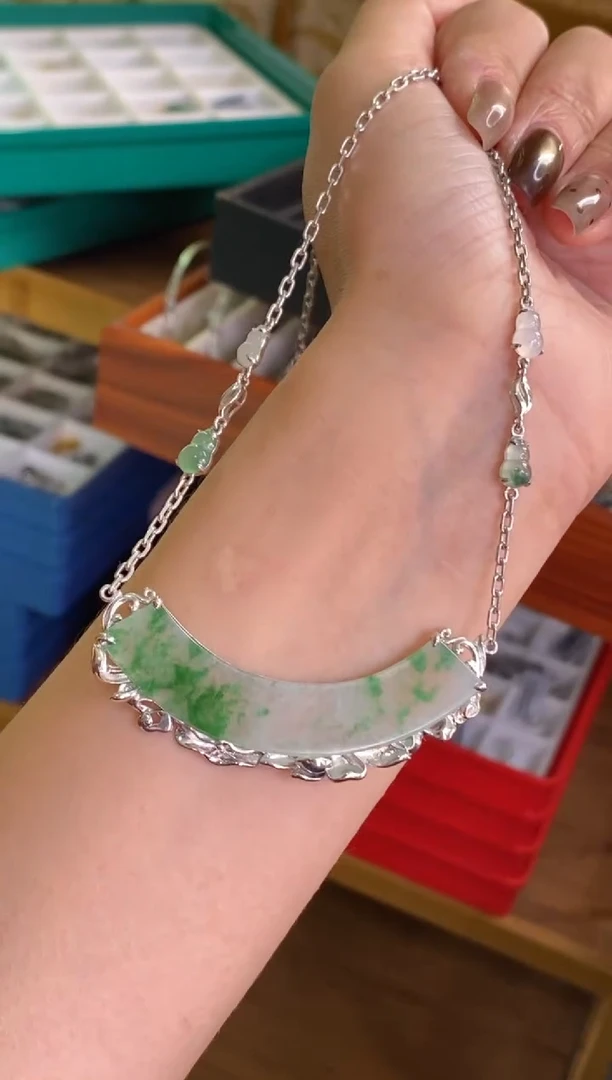 颈饰银S925镶嵌翡翠净货16949