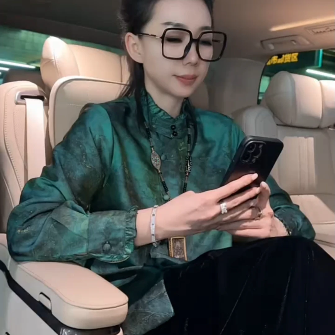 秋季国风衬衫领上衣小衫2025女款洋气宽松时尚百搭显瘦遮肉网红