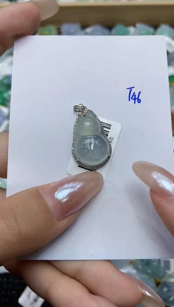 翡翠18K金镶嵌颈饰111111111111