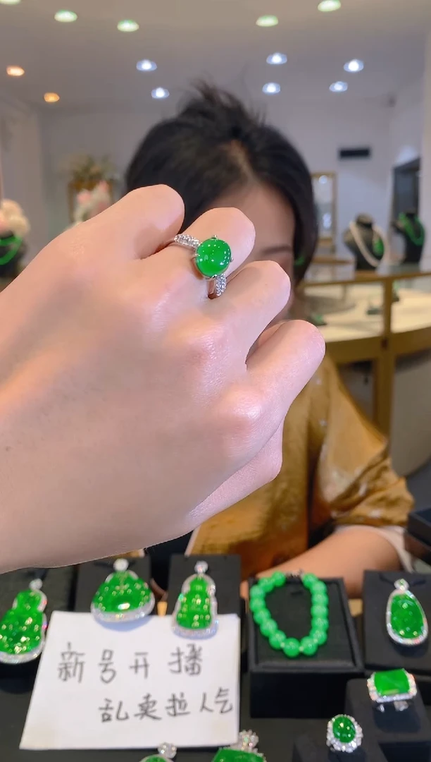 银S925镶嵌戒指翡翠翡翠a货多样性发