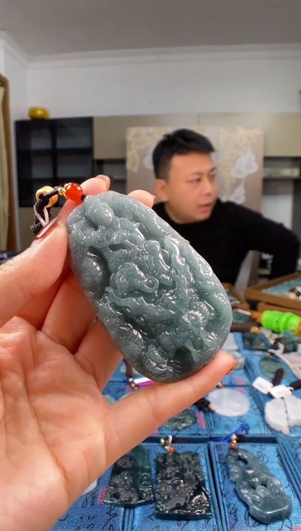 颈饰未镶嵌翡翠 多样性发其一