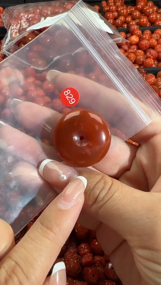 颈饰未镶嵌南红玛瑙1